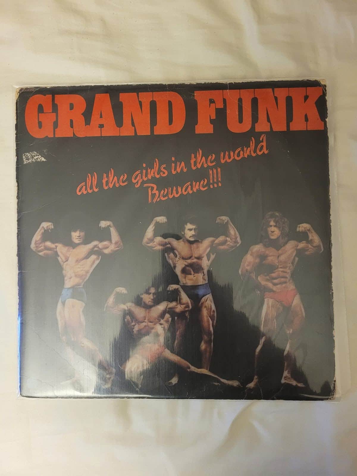 Grand Funk Railroad - All the Girls in the World Beware (Importado + detalhe)