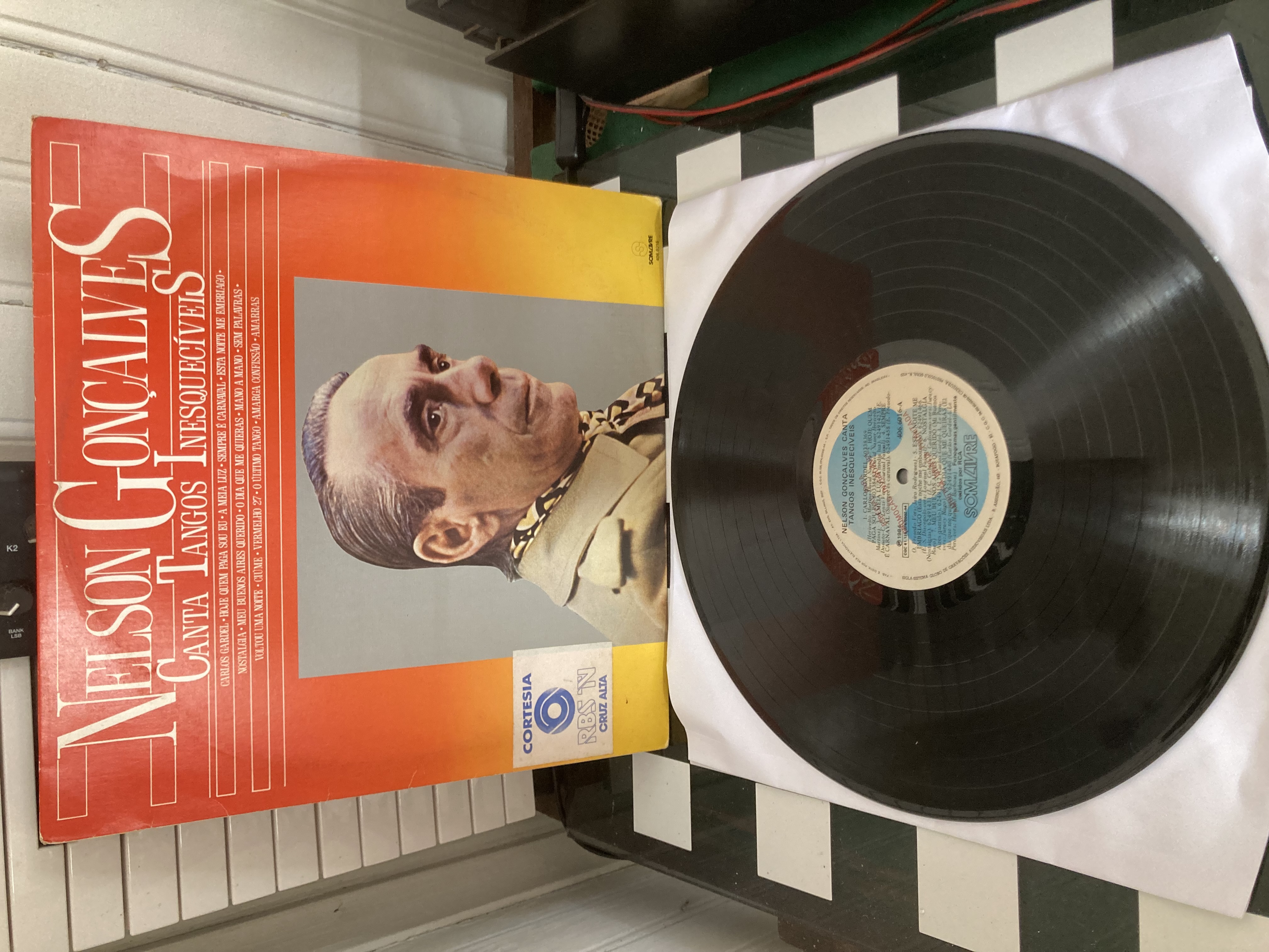 Nelson Gonçalves - Canta Tangos Inesquecíveis